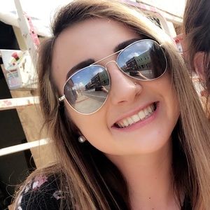 Meet your Posher, Lexi